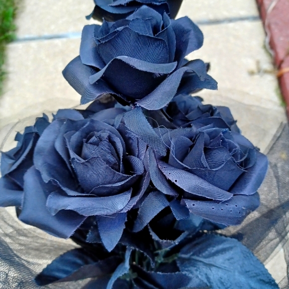 NWT Black Rose Bouquet - Picture 2 of 7